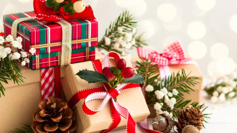 10 Last-Minute Christmas Gift Ideas For People Who Love to Give Back